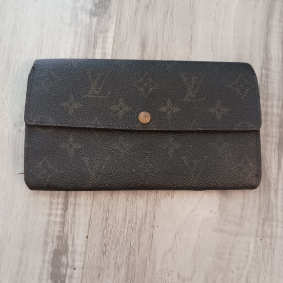 Authentic LOUIS VUITTON LV Vintage Monogram Wallet Envelope Leather - Picture 1 of 13